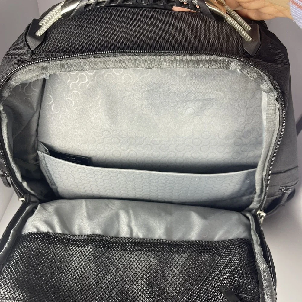 Wenger SwissGear Gray‎ Black Laptop Backpack Travel School Work Bag